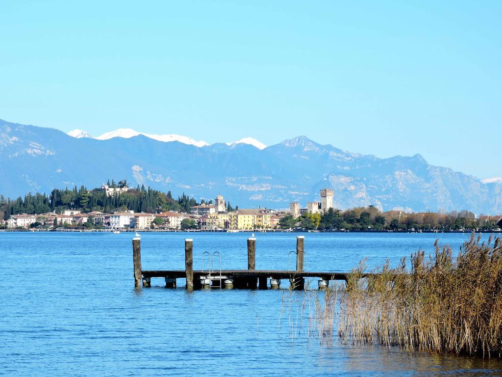 Appartamento Spiaggia Brema Sirmione Exterior photo